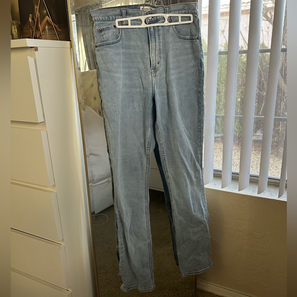 Abercrombie & Fitch Curve Love 90s Straight Leg Jeans
